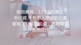 商场厕所偷拍年轻妹子的嫩鲍