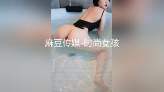 10/16最新 阿姨很忙看着自己的骚女儿在床上被大哥爆草抽插VIP1196