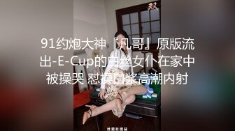 情趣酒店热恋男女激情啪啪，全程露脸大床房双人浴盆，深喉大鸡巴从床上草到浴盆中