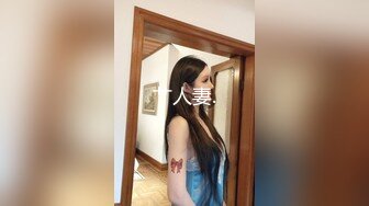 连衣裙小美女 被男友强行要求 在地下车库撒尿 小情侣玩的真花