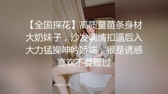 尾随极品白靴子小姐姐进入女厕拍她撒尿❤️果然不出所料人美B嫩